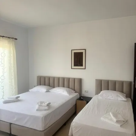 Fernando Отель Саранда